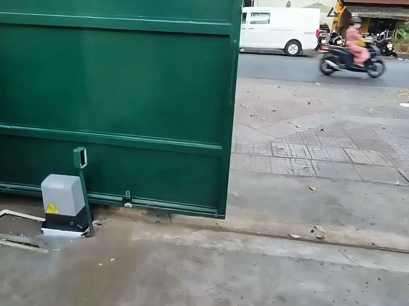 Hình ảnh thực tế các công trình lắp đặt motor cổng lùa tự động YH 1000kg #1